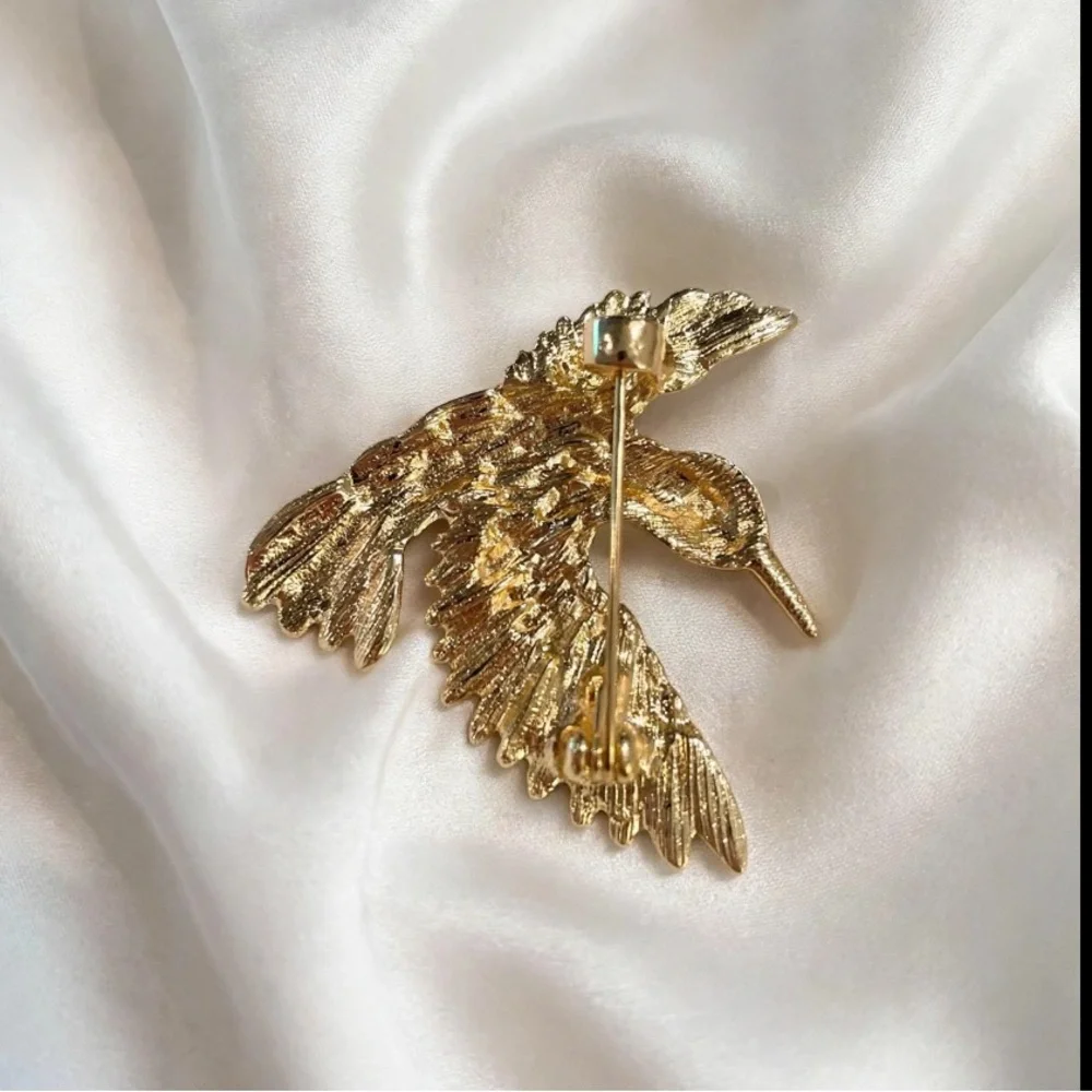 Hummingbird Brooch